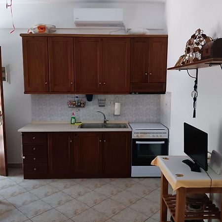 The Small House In The Olive Grove Lefókastron Exterior foto